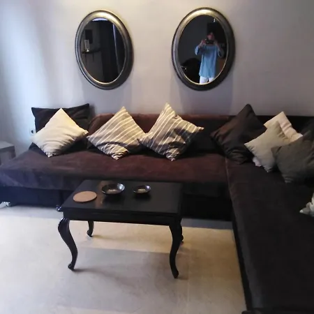 Karolou Dil Luxury And Business *